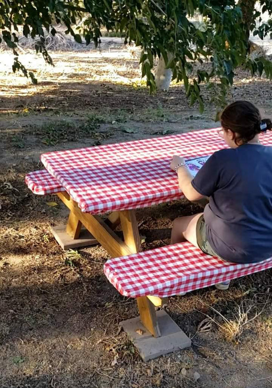 Picnic Tablecloth Size (The Ideal Dimensions & Materials)